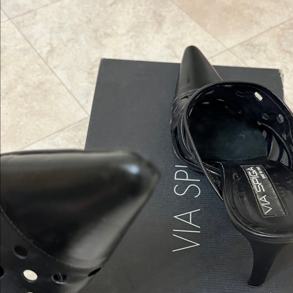Via Spiga Black Perforated Mules 7.5 - Picture 4 of 9